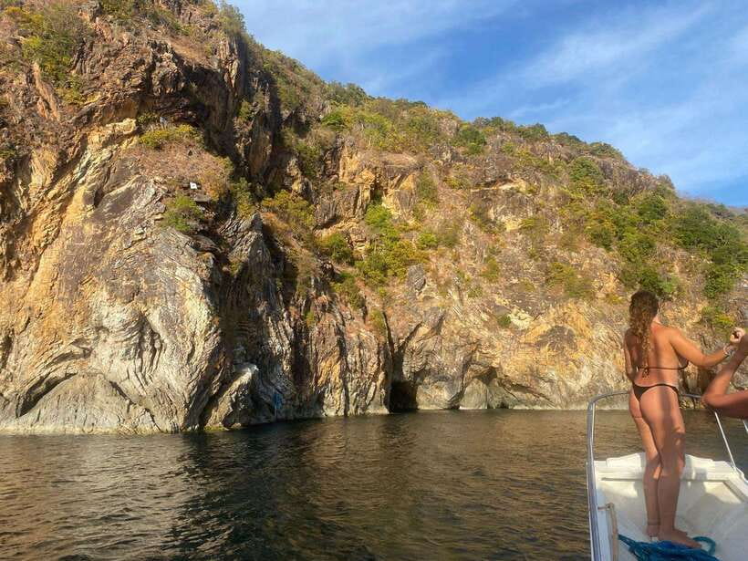 3DAYS AND 2NIGHTS SNORKEL ISLANDS HOPPING EXPEDITION - Food Onboard: Included Meals, Chef Danielo, and One Caution