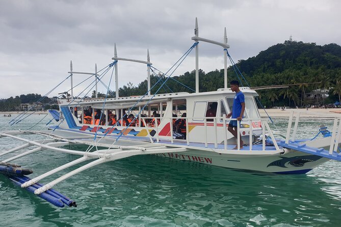 4 Hour Private Boracay Island Hopping Tour - Crystal Cove Island Caves, Secluded Water, and Quick Photo Windows