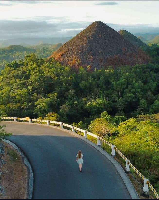 Bohol: Budget Chocolate Hills & Tarsiers -Backpacker Special - Bonus stops: underground cave or an old heritage church