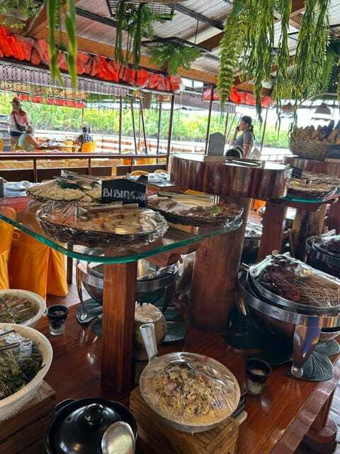 Bohol: Chocolate Hills Tour with Loboc River Cruise & Lunch - Chocolate Hills: iconic views, crowds, and how to make your 1-hour count