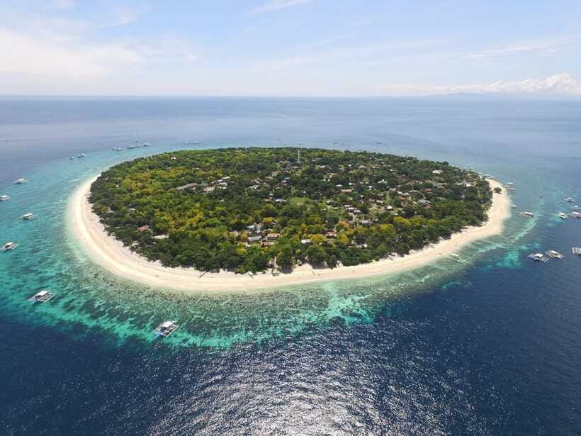 Bohol: Private Balicasag Tour with extra snorkeling time - Lunch and onboard snacks: expect simple, not a feast