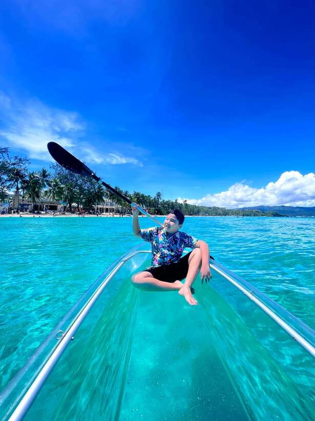 Boracay - Crystal Kayak phot-op Experience - What to Do Before You Get on the Kayak (So Photos Look Natural)