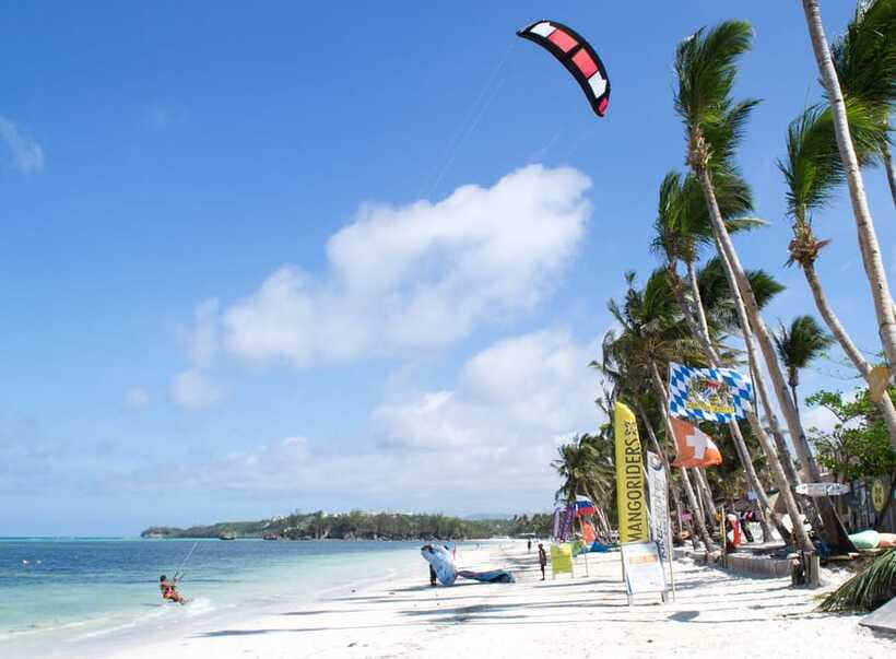 Boracay: Flying Donut Water Tubing Experience - The 15-Minute Inflatable Doughnut Ride at 30 kph
