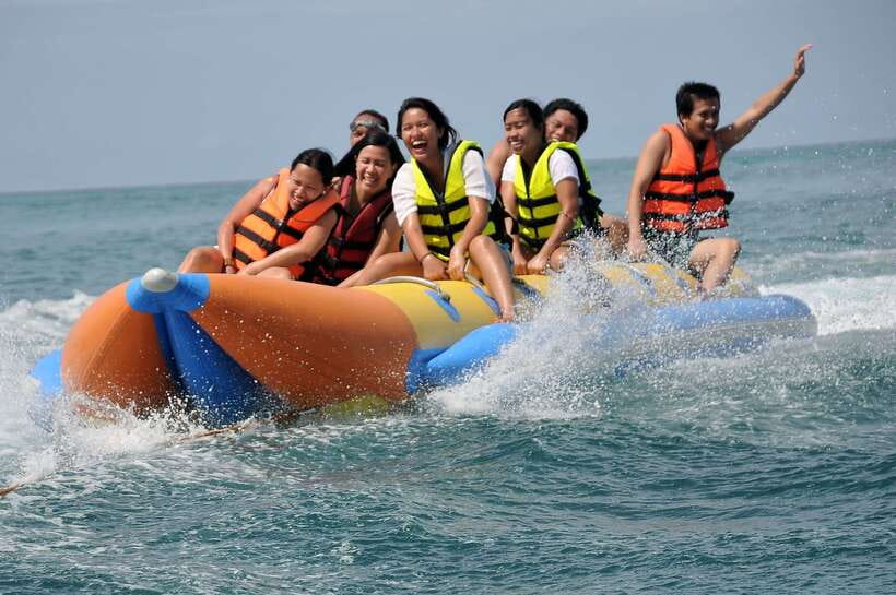 Boracay: Inflatable Banana or Dragon Boat Ride - The roundtrip speedboat ride, why it is part of the value