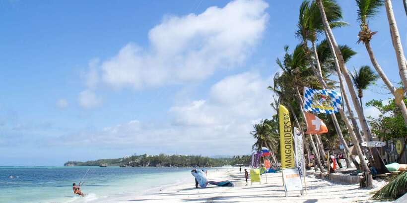 Boracay: Inflatable Banana or Dragon Boat Ride - At the floating water sports station, how the timeline actually feels