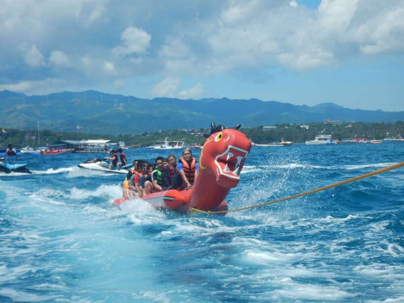 Boracay: Inflatable Banana or Dragon Boat Ride - Banana vs dragon boat, what you do during those tight turns