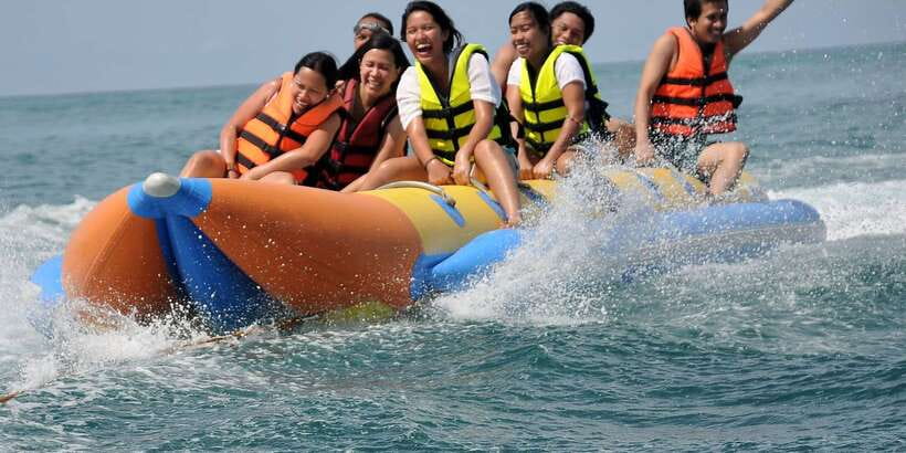 Boracay: Inflatable Banana or Dragon Boat Ride - Making the most of your time, from ride hands-on to photo moments