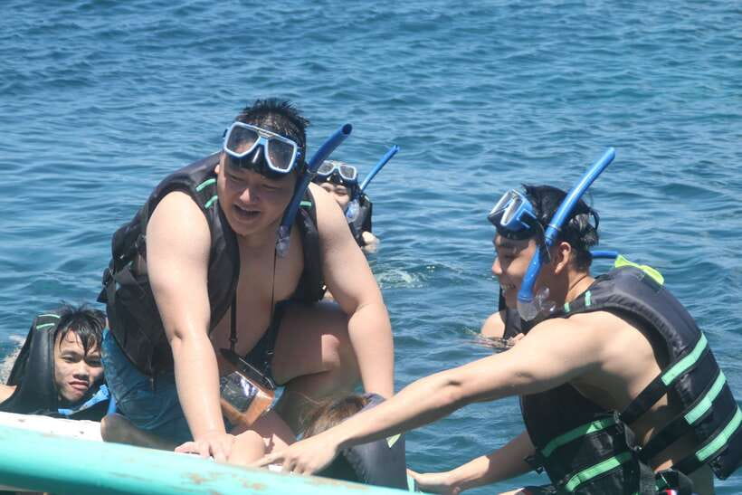 Boracay: Island and Beach-Hopping Boat Tour with Snorkeling - The river boat interlude: a breather between swim stops