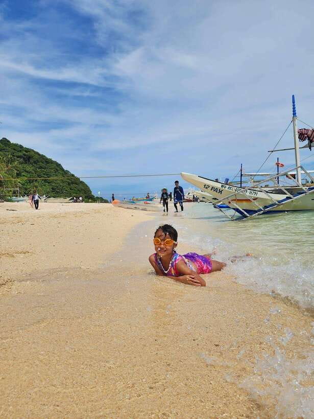 Boracay: Island Hopping | Pick-up at the Hotel - The boat day: swimming and snorkeling without the stress