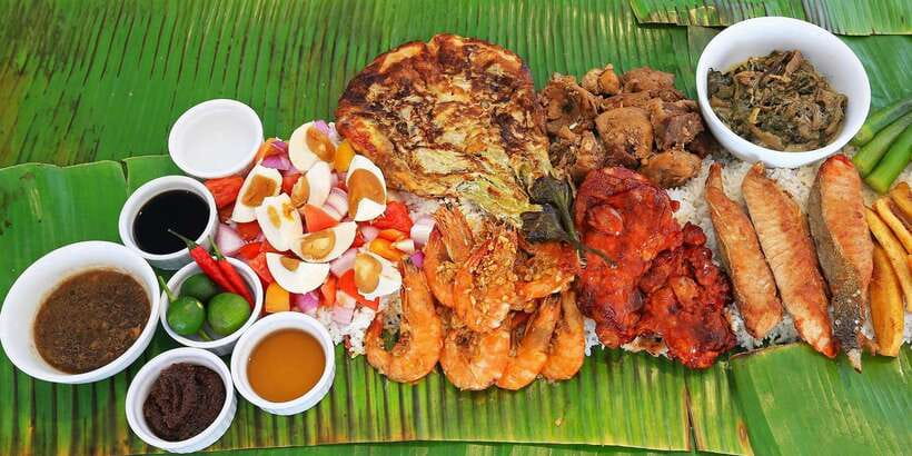 Boracay: Island Hopping Tour with Boodle Fight Lunch - Who should book this Boracay island hopping tour