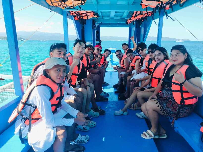 Boracay: Island Hopping with Snorkeling and Crystal Cove - Lunch Onboard: Buffet Portions and What to Plan Around