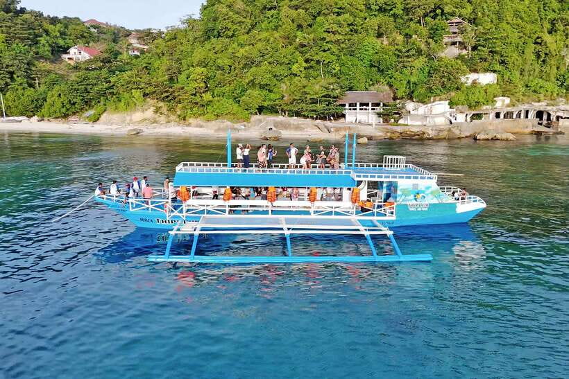 Boracay Island Rhythm Sunset Cruise - Snacks and Cocktails: The Fuel for a Fun Night