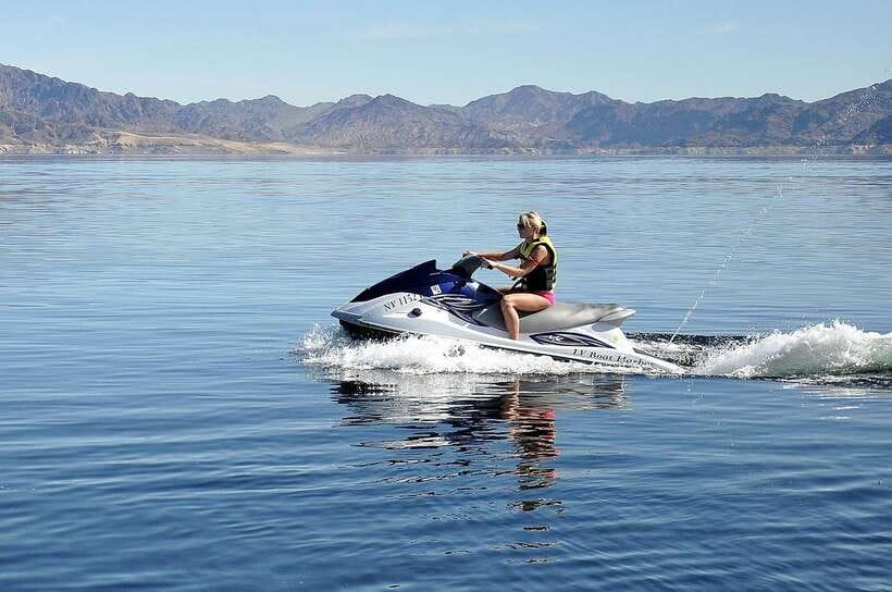 Boracay: Jet Ski Experience - Price and value: $81 per group, plus the 30 PHP day fee