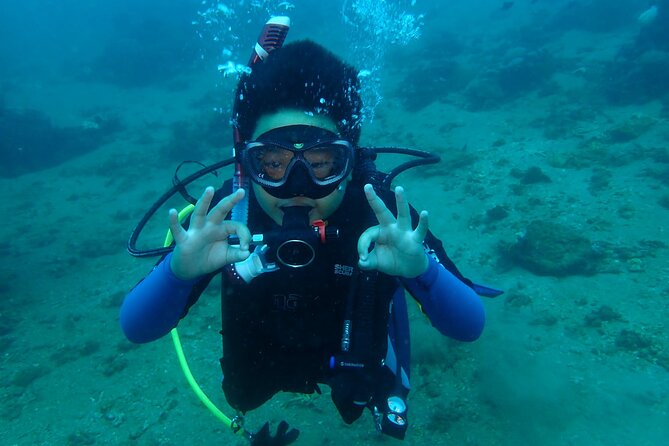 Boracay PADI Discover Scuba Diving - The boat ride to the coral garden: short, supervised, and purposeful