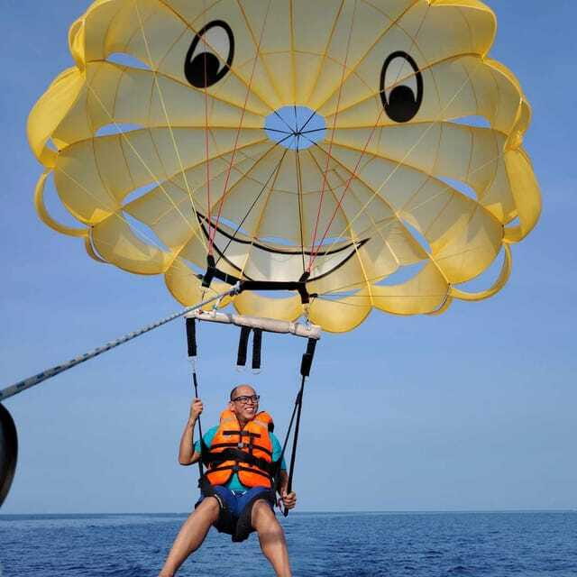 Boracay: Parasailing Adventure with Insta 360-Degree Camera - The Parachute Smiley and Insta 360 setup