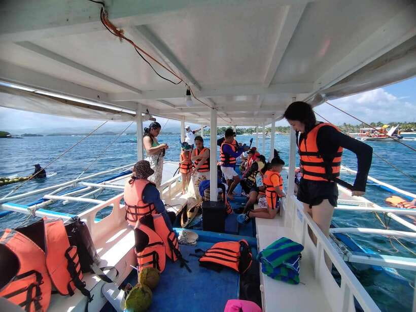 Boracay: Private Island Boat Tour and Lunch with Seaview - Key Highlights Worth Booking For