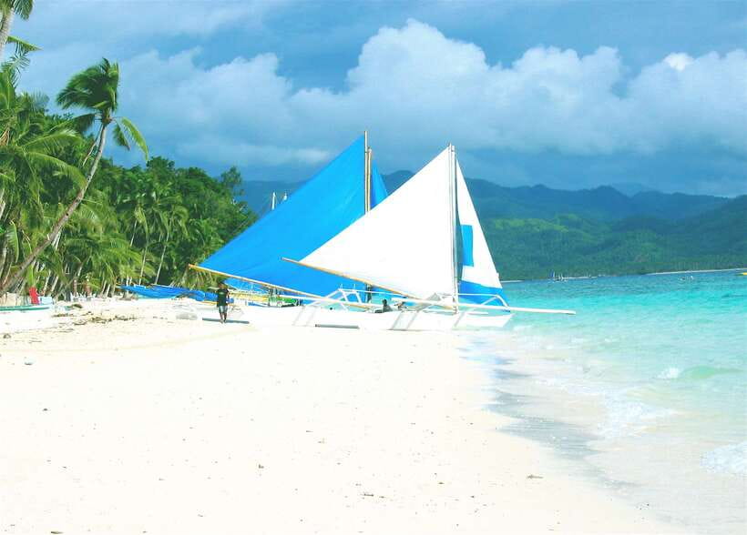 Boracay: Private Traditional Bamboo Boat Sailing Tour - Your private itinerary, step by step, from shore to open sea