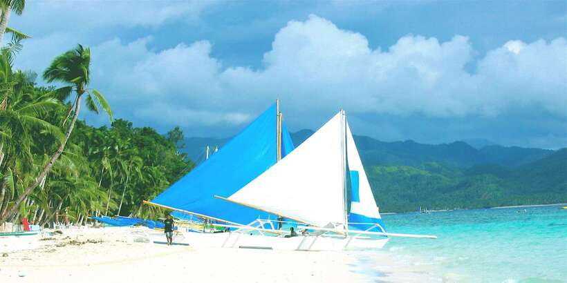Boracay: Private Traditional Bamboo Boat Sailing Tour - Weather, timing, and the reality of a short sail