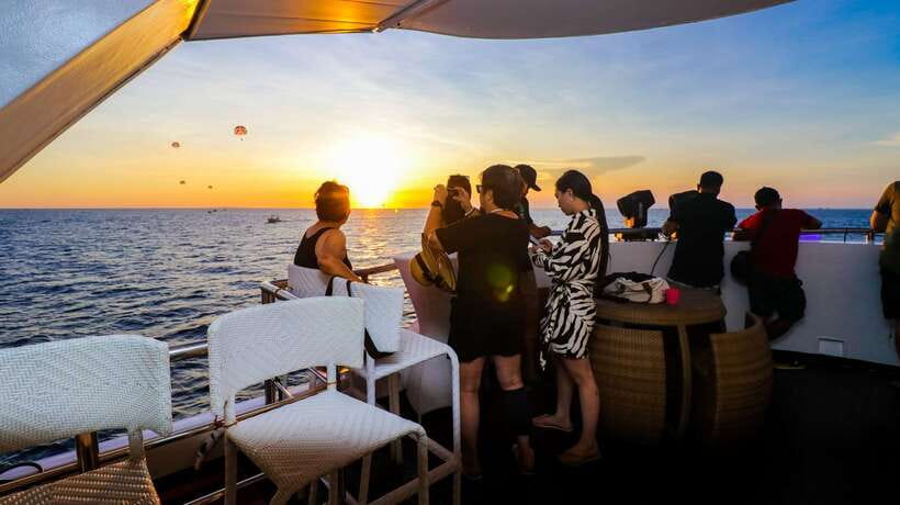 Boracay: Scenic Sunset Cruise with Live Music - Key things I’d circle before you go