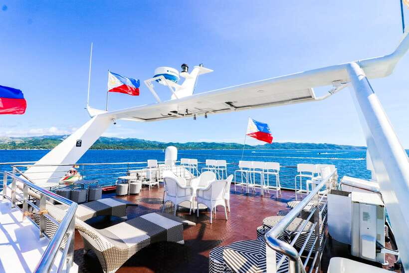 Boracay: Scenic Sunset Cruise with Live Music - The submarine deck: fun idea, but not a guaranteed aquarium