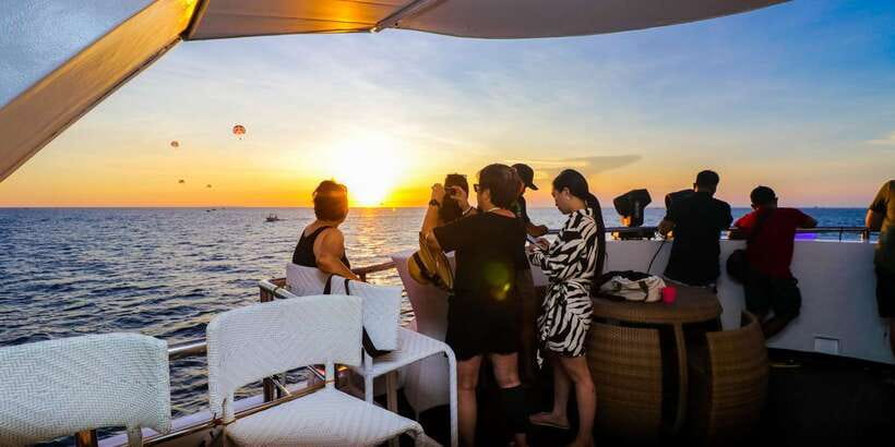 Boracay: Scenic Sunset Cruise with Live Music - Transfers and onboard service: how smooth it usually feels