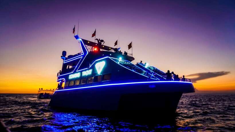 Boracay: Scenic Sunset Cruise with Live Music - Getting on the Diamond Yacht: what the decks are really for