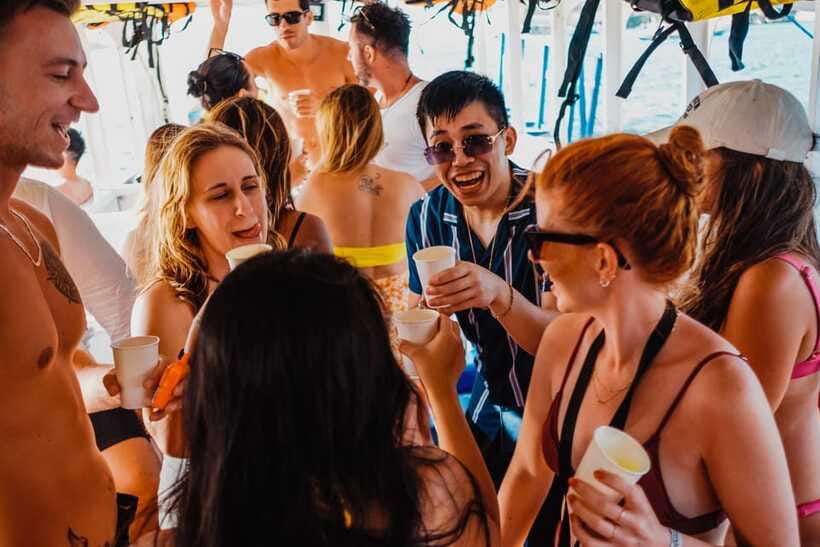 Boracay: Sunset Cruise Boat Party by Haqqy Life - Downtime and Sunset Watching: A Breather With Purpose