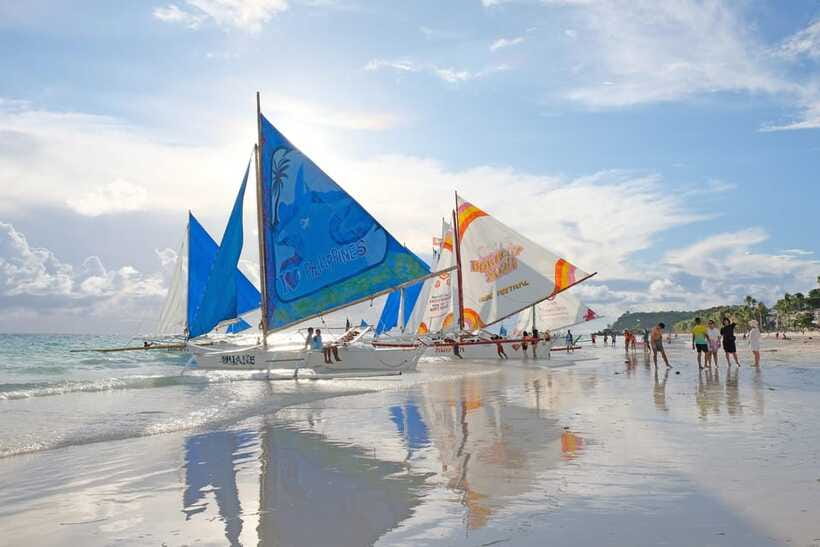 Boracay: Sunset Paraw Sailing Trip - On the Water for 30 Minutes: What the Bay Experience Actually Feels Like
