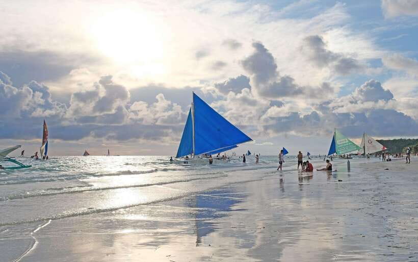 Boracay: Sunset Paraw Sailing Trip - Sunset Expectations: Weather Controls the Best Views