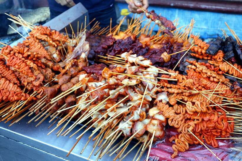 Cebu City: Historical, Local Cuisine & Mountain Guided Tour - Basilica del Santo Niño Museum plus Basilica Minore: One complex, two ways to feel the story