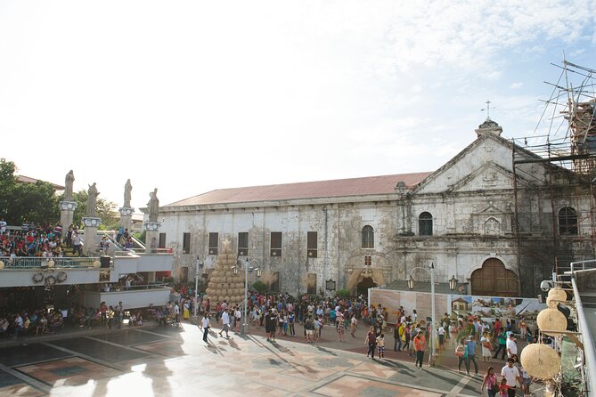 Cebu City Tour - Stop 4: Magellan’s Cross, the March 15, 1521 Marker (About 5 Minutes)