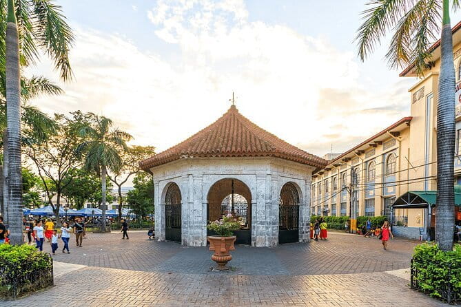 Cebu: Exploring Cebu City's rich history and Uphill Tour - Basilica Minore del Santo Niño and the Heritage of Cebu Monument