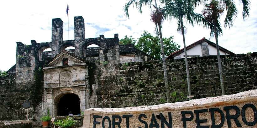 Cebu: Guided Heritage City Tour - Taoist Temple: a cultural contrast near the end