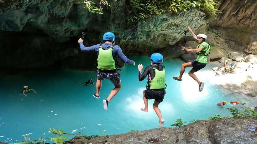 Cebu: Pescador Island, Sardines run and Kawasan Canyoneering - Key highlights