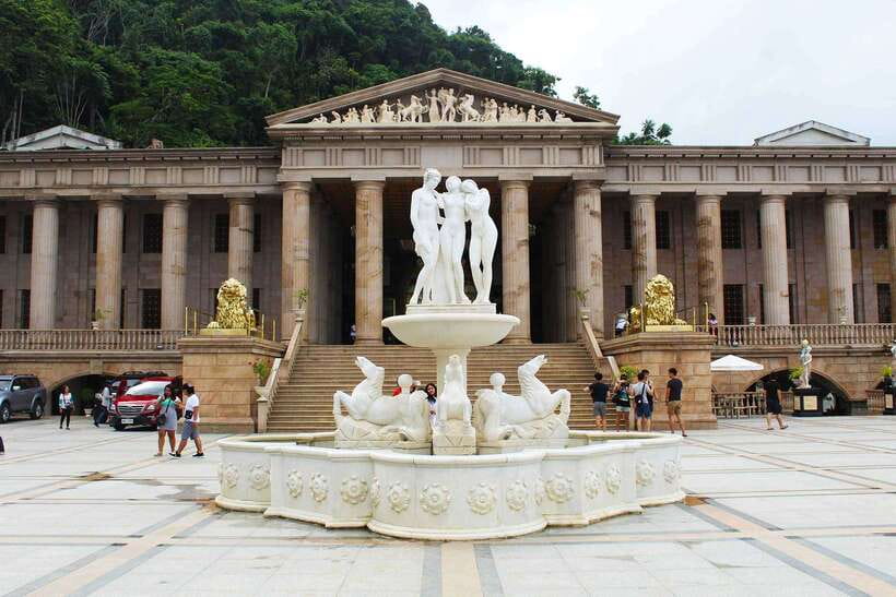 Cebu: Private Panoramic Tour with Dinner - Sirao Flower Garden colors, then a fruit and veg market pause
