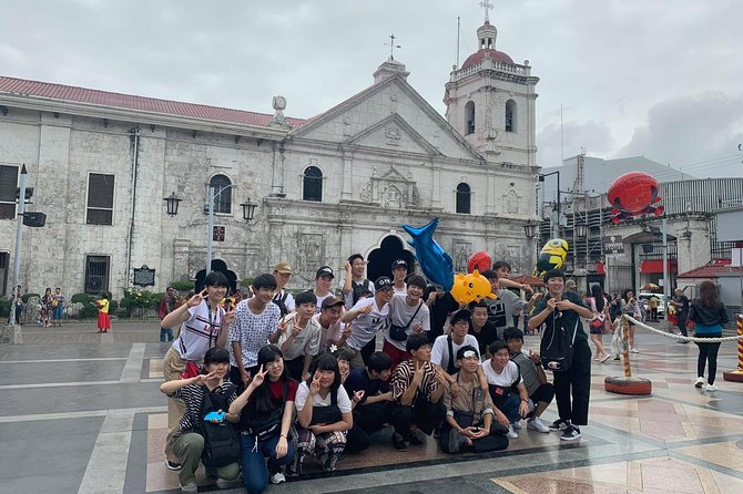 Cebu Steet food, historical and mountain tour - Alegre Guitar Factory: craft over crowds
