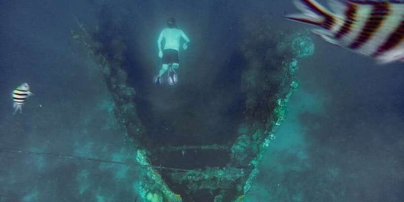 Coron: Barracuda Lake, Skeleton Wreck, Twin Lagoon Boat Tour - Twin Lagoon: the photo moment, plus kayaking if you want to work for it