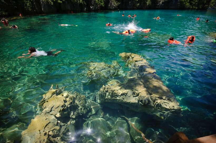 Coron: Barracuda Lake, Skeleton Wreck, Twin Lagoon Boat Tour - Time on the water: how the 8 hours usually feel