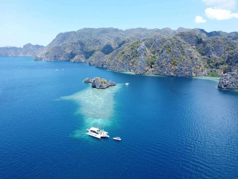 CORON:ISLAND TOUR A Lakes and Snorkeling with Corals - Kayangan Lake: the viewpoint hike and the “cleanest lake” feeling