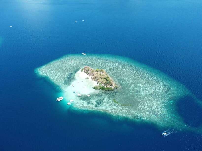 CORON:ISLAND TOUR A Lakes and Snorkeling with Corals - Banul Beach lunch and swim: picnic shade plus white sand
