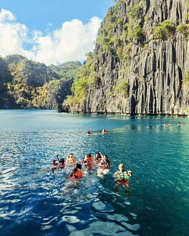 Coron/Palawan: Coron Super Ultimate Tour with Lunch - Twin Lagoon: A Short Escape Into the Limestone World