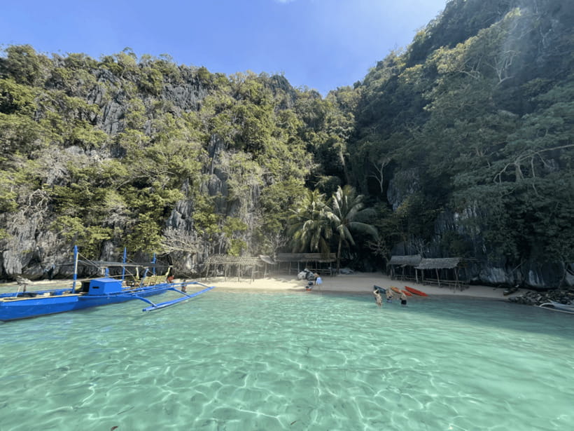 Coron: Private Boat Hire with Bespoke Guided Tour - Guide style matters, and this crew focus shows