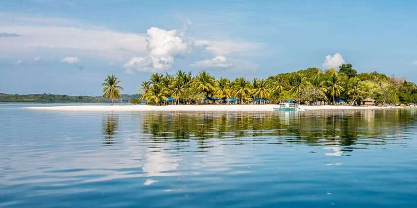 Coron Private Tour D: Reef and Wrecks - Lunch, snacks, and the rhythm of an 8-hour day