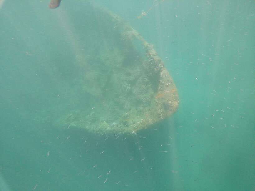 CORON:REEF AND WRECK - 2 JAPANESE WRECK AND PASS ISLAND TOUR - Stop 1: Lusong Gunboat Wreck, shallow enough to matter, deep enough to impress
