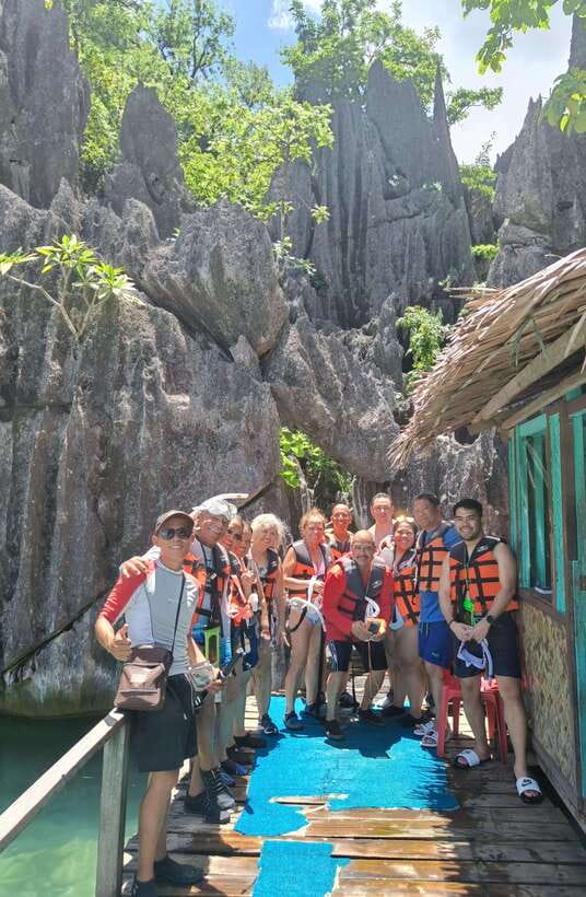 CORON TOUR - PRIVATE BOAT RENTAL with LUNCH (7 Destinations) - Kayangan Lake Viewpoint to Swim: The Best First Hour