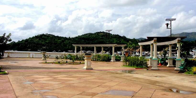 Coron: Town Tour with Maquinit Hot Spring - Who should book this tour, and who should skip it