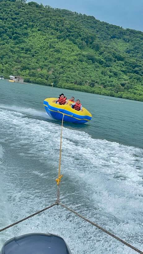 Coron: Watersports Experience - Clear-bottom kayaking: the calm break that you get for free