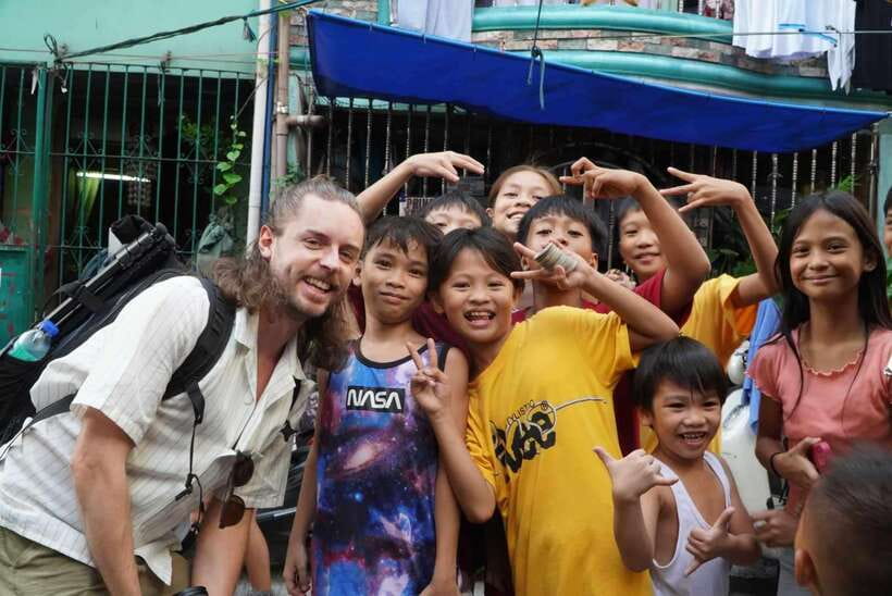 Discover the Real Manila with a Local Guide - Photo time with locals: how to make it respectful
