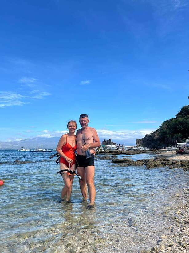 Dumaguete Apo Island Snorkel with turtle Tour - The boat ride to Apo Island: pump boat, safety briefing, and timing