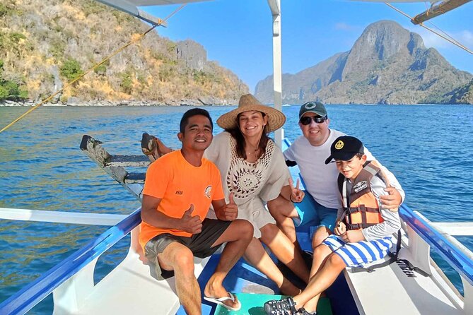 El Nido Highlights Tour w/ Island Lunch - Stop 4: Helicopter Island for the Shape and the Snorkeling Hangout Mood